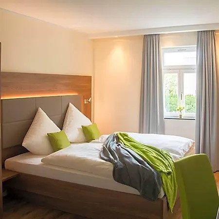 Landgasthof-hotel Zur Linde Penzion 3*