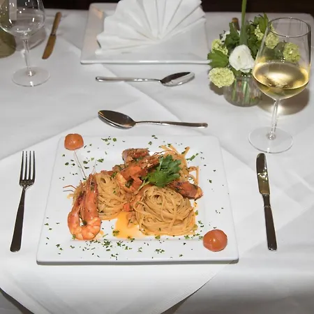 Landgasthof-hotel Zur Linde Inn